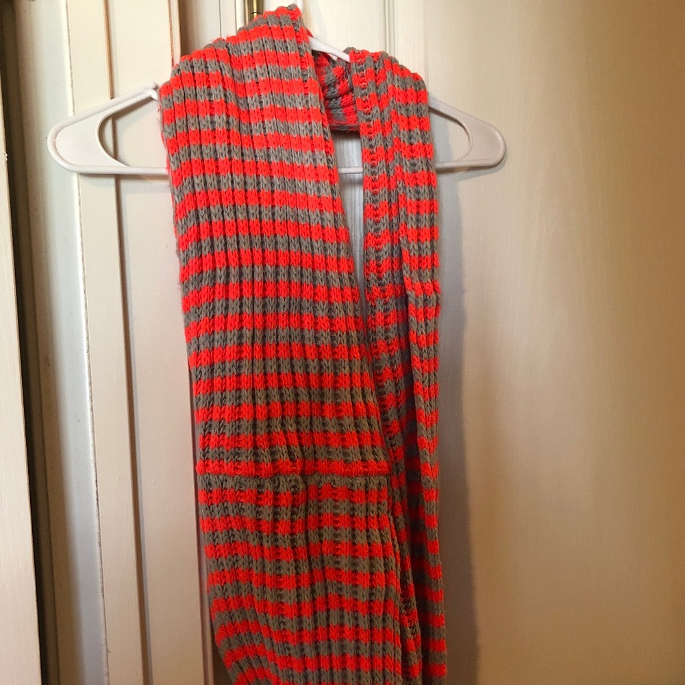 Infinity loop scarf